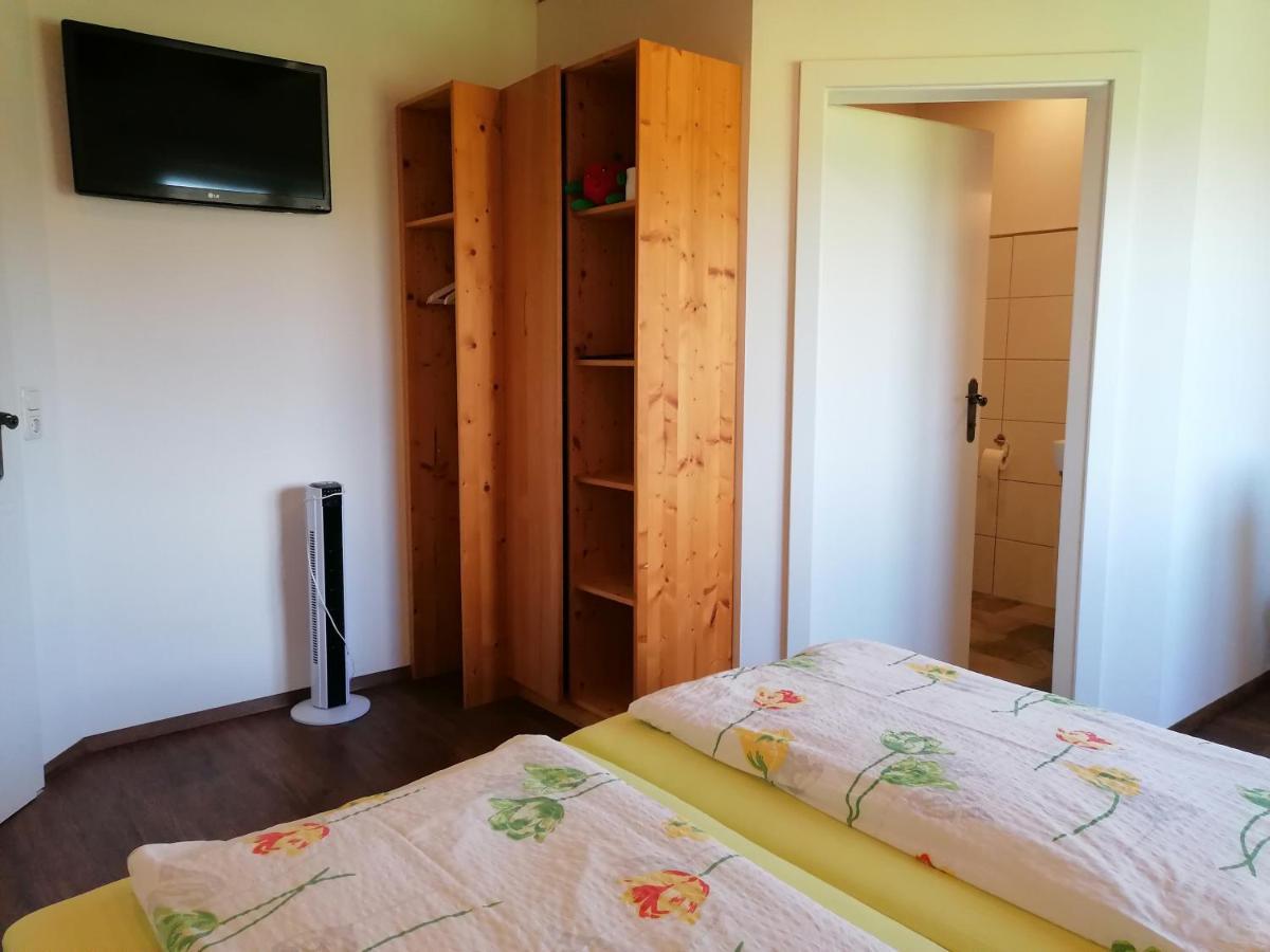 Peterseil'S Radl Zimmer Mauthausen Bagian luar foto